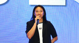 파리올림픽 금메달리스트 안세영 선수 나주 환영행사 안세영 선수가 환영사에 대한 답사를 하고 있는 모습 근접촬영