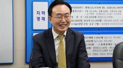 윤병태 나주시장의 클로즈업 사진