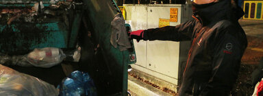 환경미화원 작업현장 방문 청소차 작동 모습2