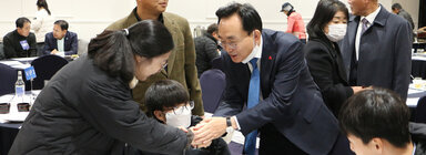 나주시 산단협의회 송년의 밤 행사 시장님 인사말 좌측면 모습