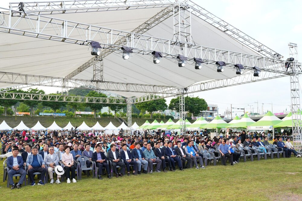 영산강 봄밤 수놓은 홍어와 한우의 향연…3일간 대장정 돌입 - 문화 | 코리아NEWS